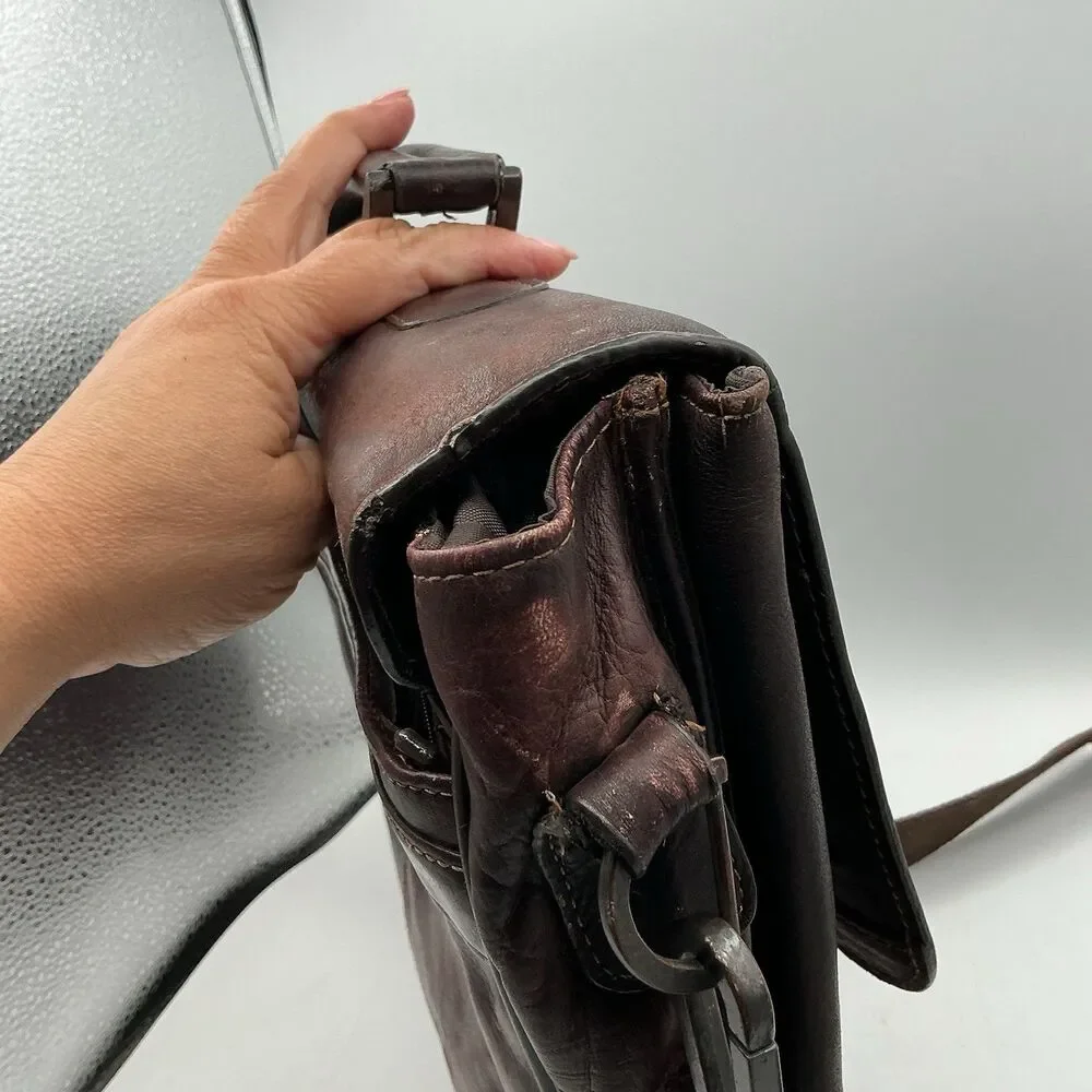 Kenneth Cole Reaction Brown Leather Messenger Laptop Briefcase Shoulder Bag